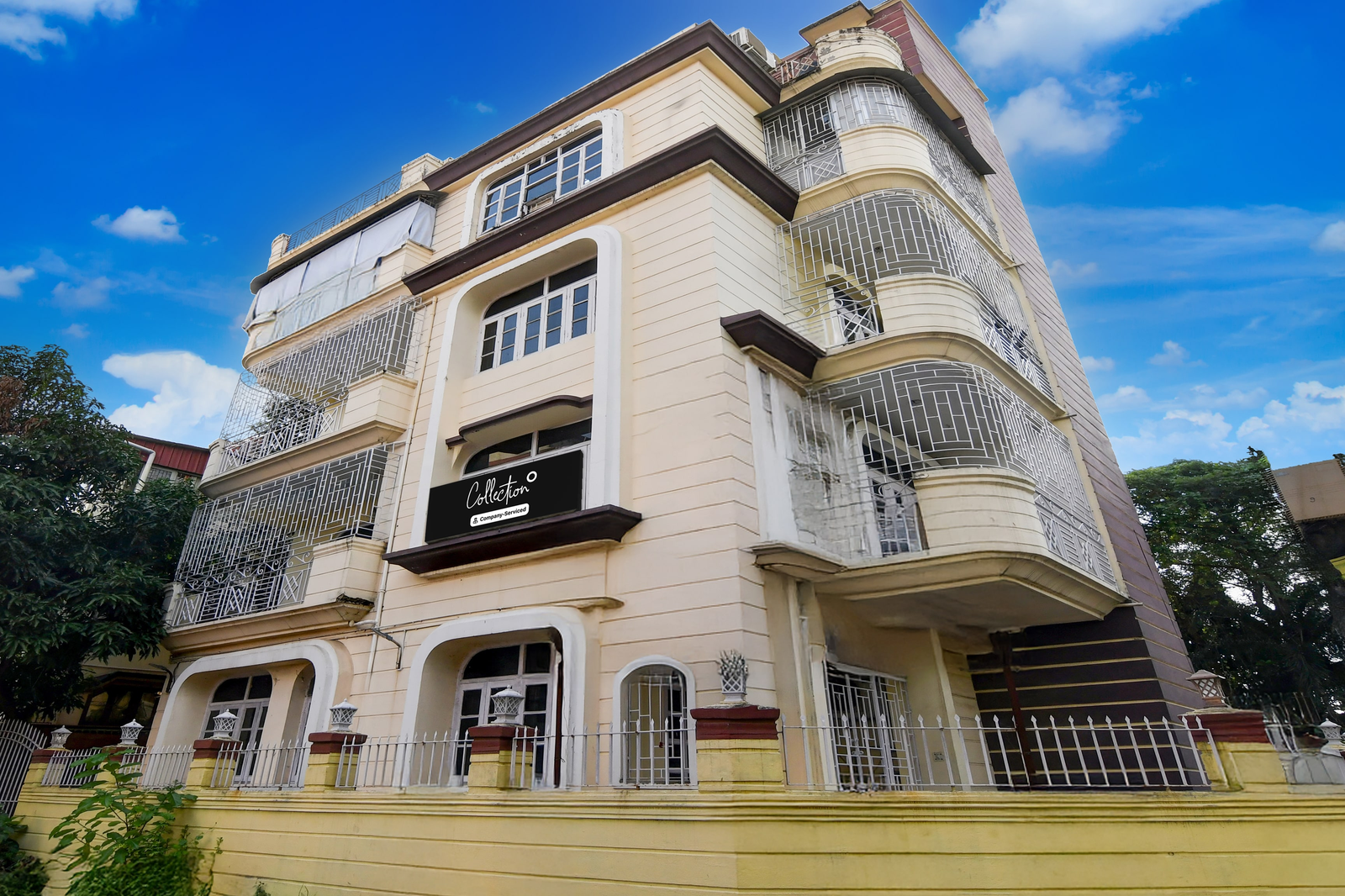 super collection o jyotirindra nandi metro station kolkata formerly hotel manurama