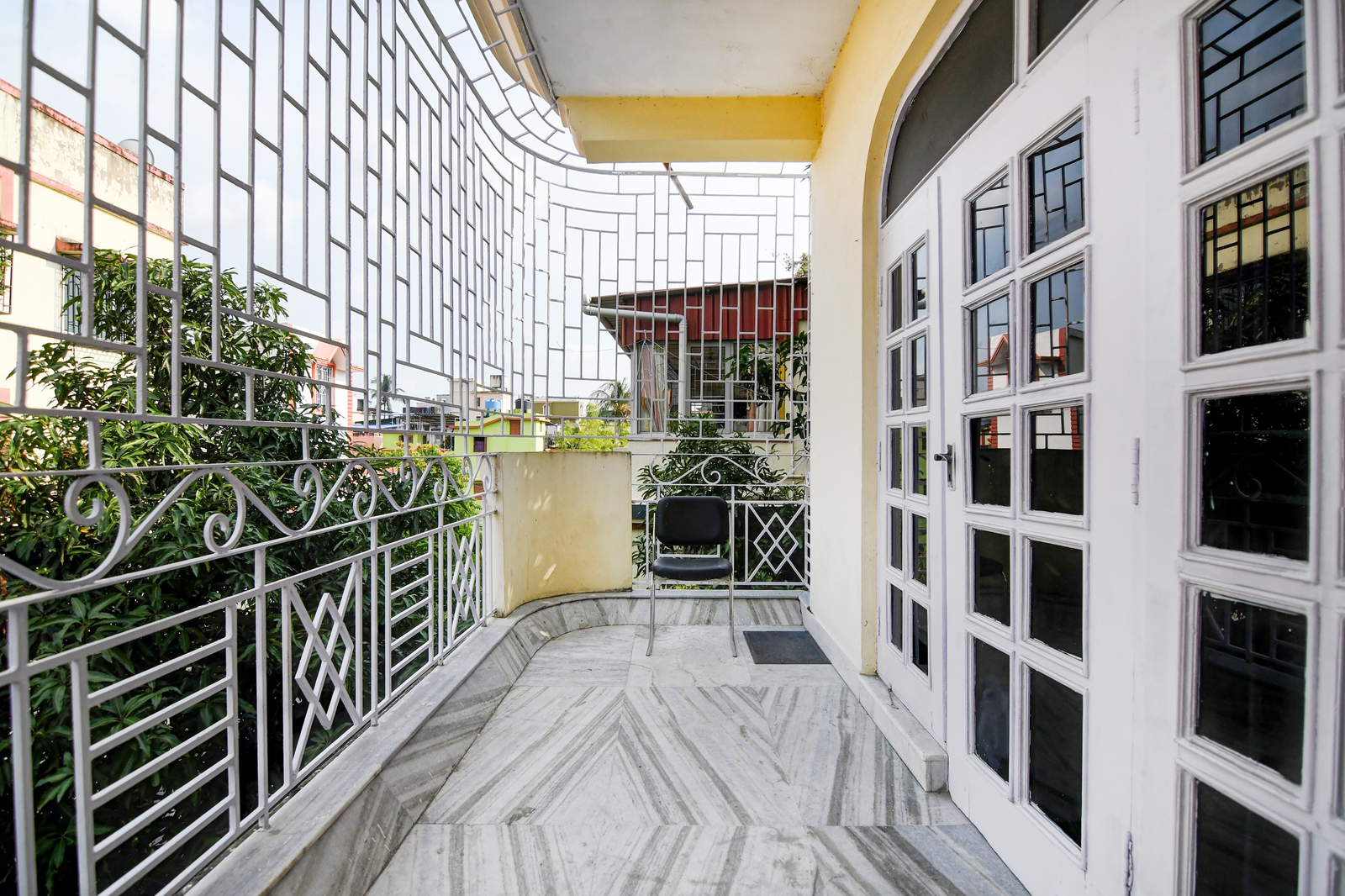 super collection o jyotirindra nandi metro station kolkata formerly hotel manurama