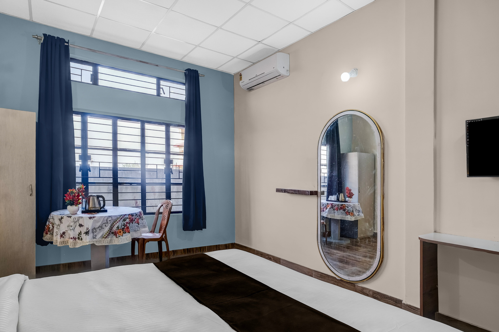 super collection o jalukbari bus stand formerly velvet stay