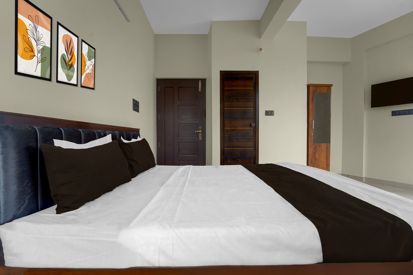 hotel o engineering college sreekaryam formerly b s plaza