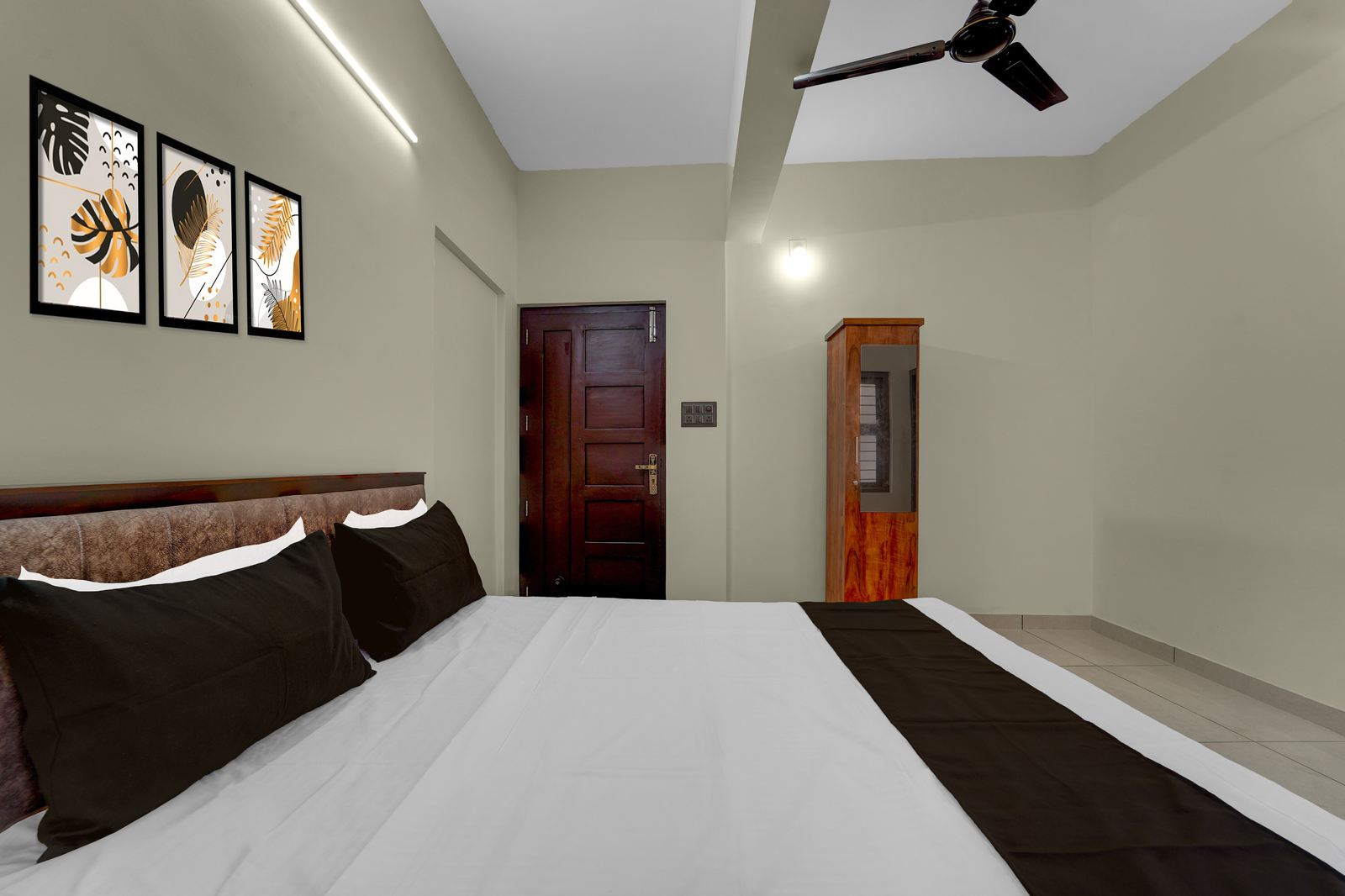 hotel o engineering college sreekaryam formerly b s plaza