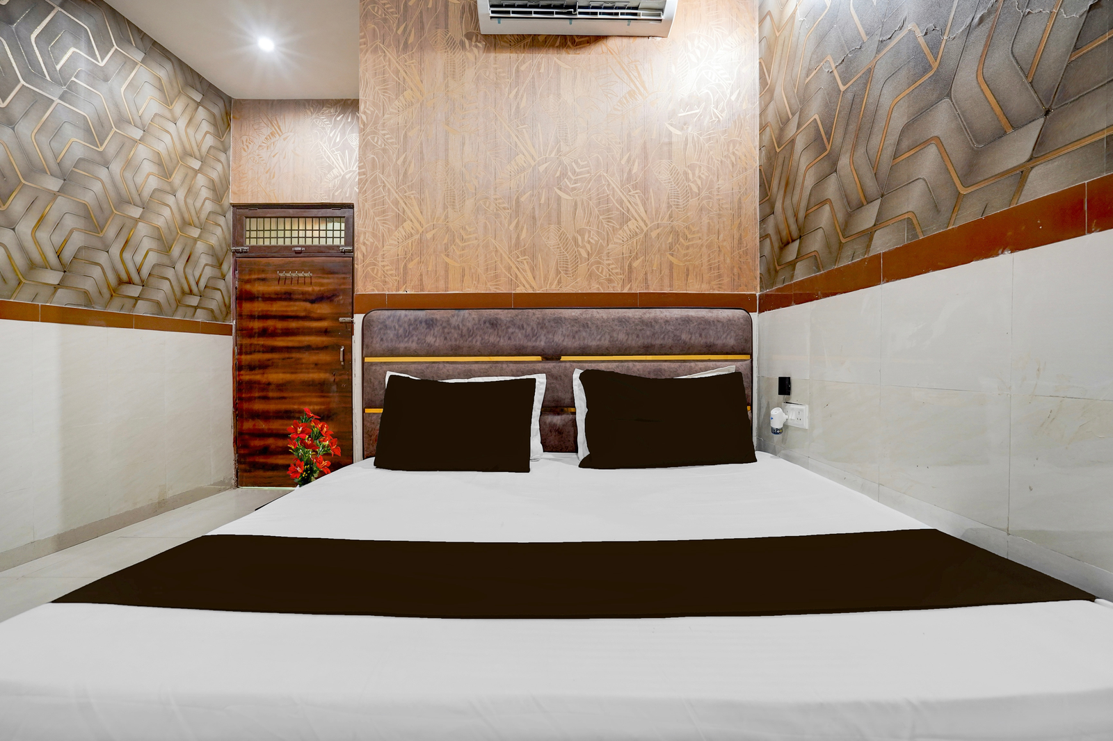 super hotel o brij ghat mukteshwar formerly brijwasi guest house