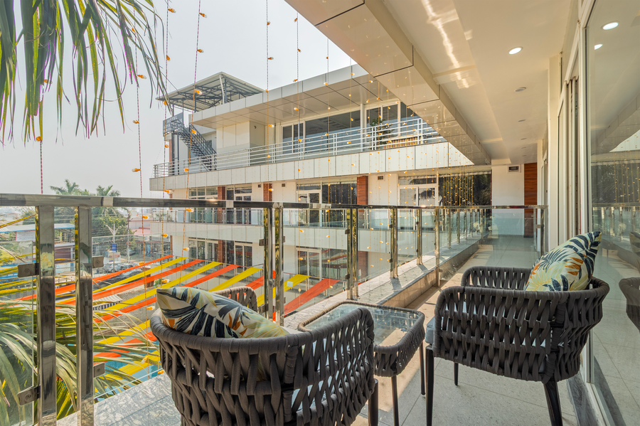 treebo arya palace with swimming pool