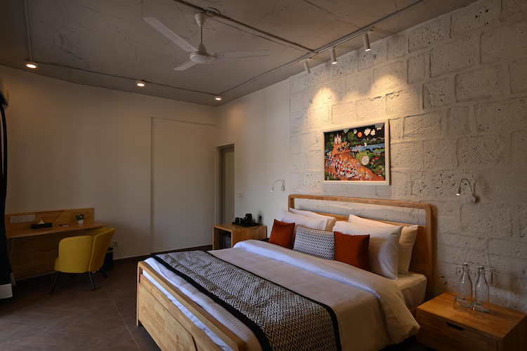 bedzzz xclusiv morjim goa by leisure hotels