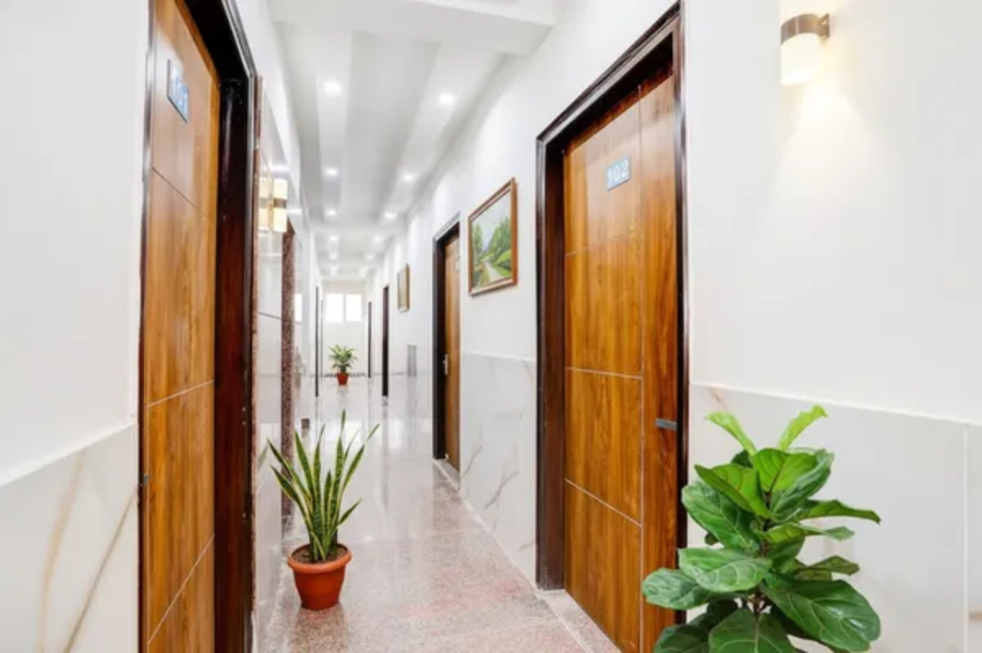 fabhotel expo centre inn nr sharda university greater noida