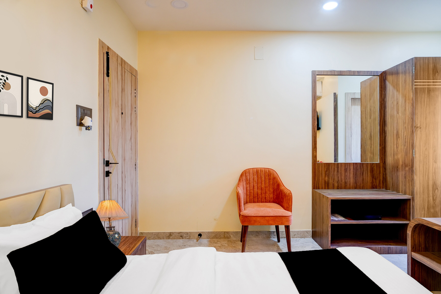 super townhouse bhangagarh bus terminal formerly the rudra inn