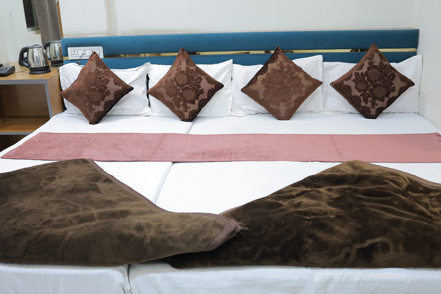 hotel aadi shree