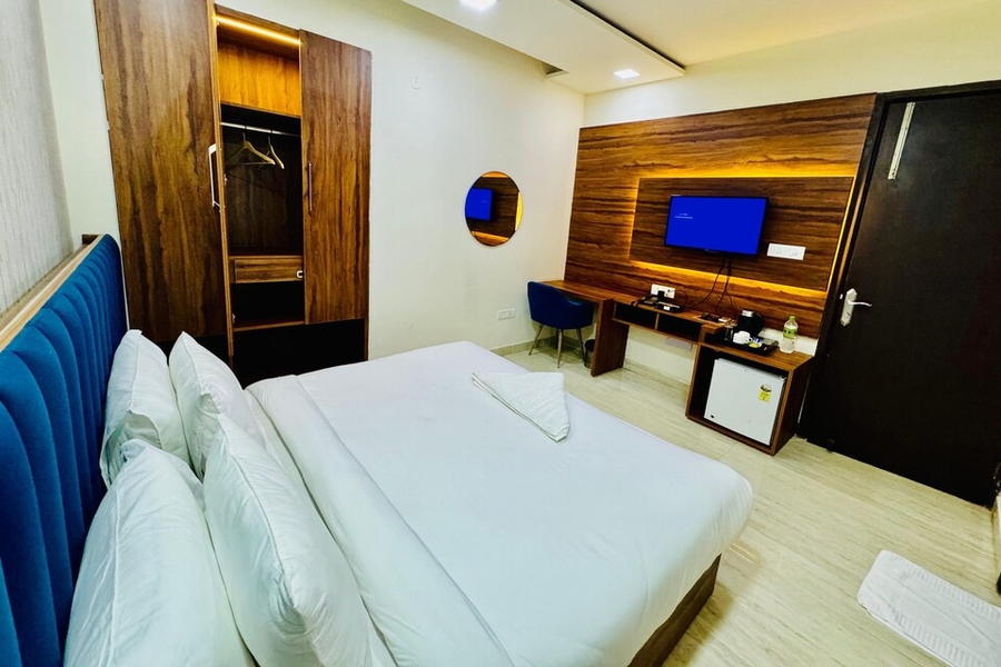 palette convention hotel by checkin millennium city gurugram