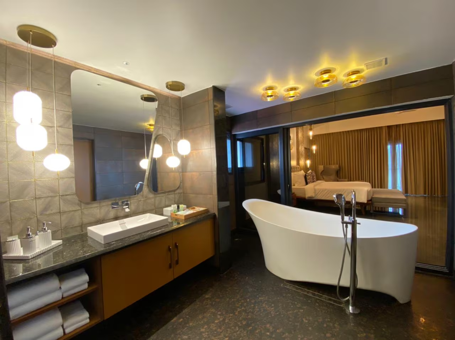 denissons beach resort