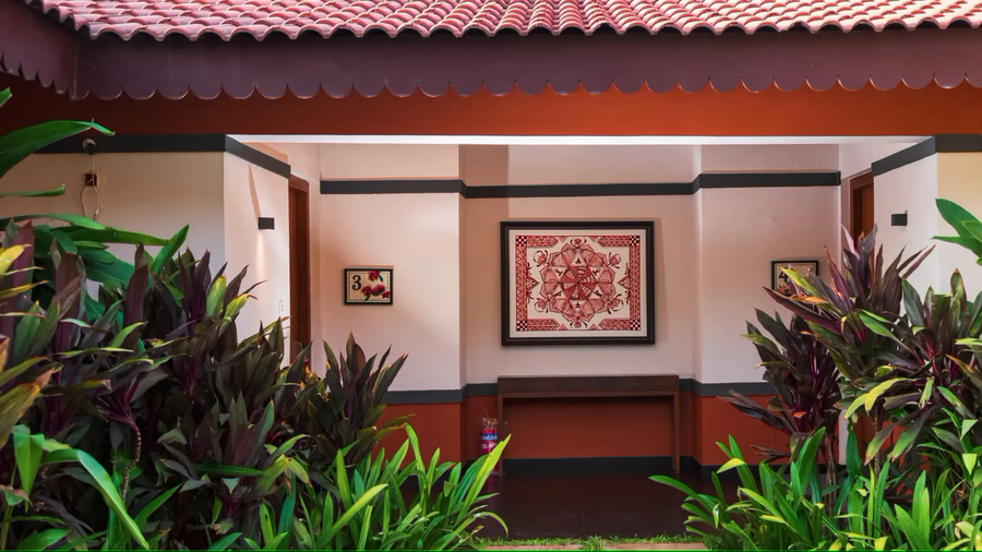 denissons beach resort