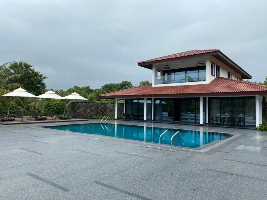 denissons beach resort