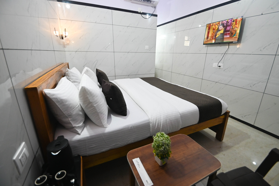 cr7 stay rooms and homestay