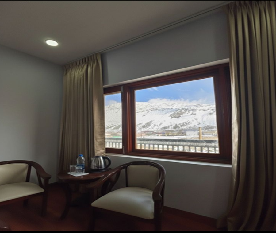 the zurfis hotel