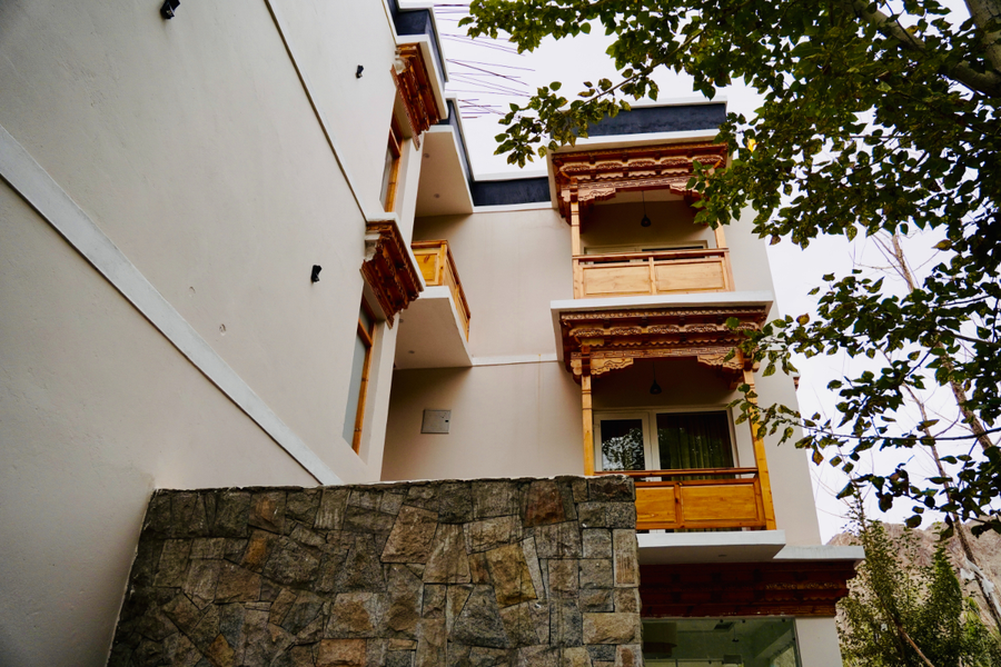hotel walnut ladakh