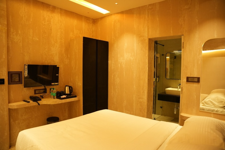 aura suites