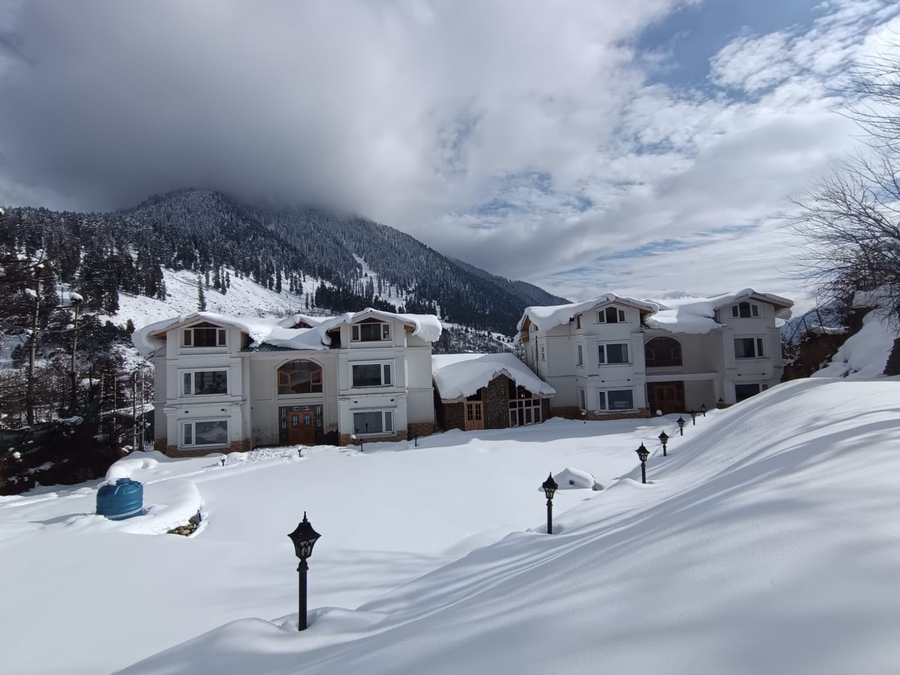 The Riviera Hotel Pahalgam,Laripora, Pahalgam,4 star
