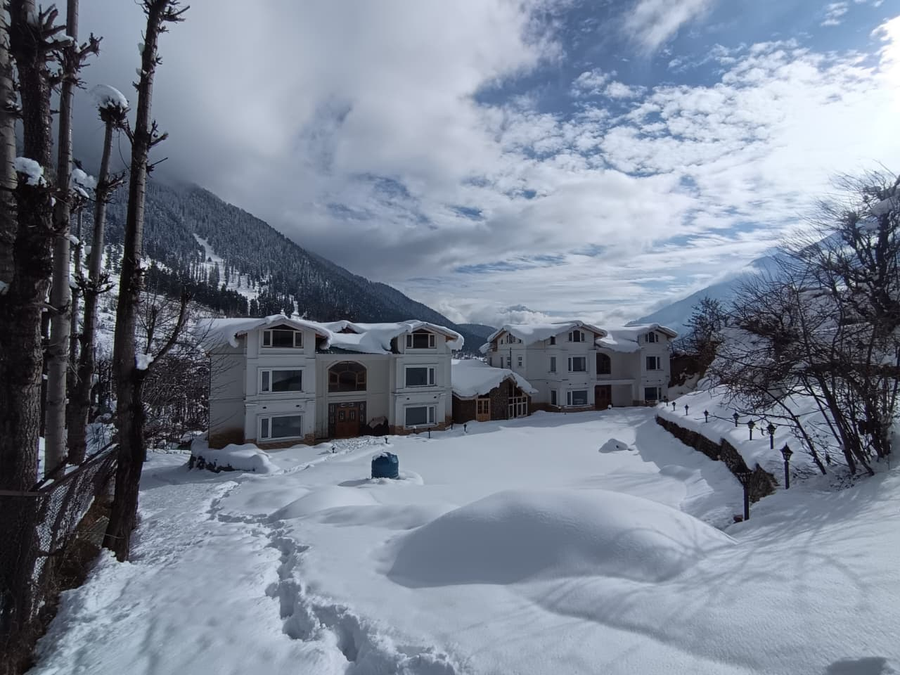 The Riviera Hotel Pahalgam,Laripora, Pahalgam,4 star
