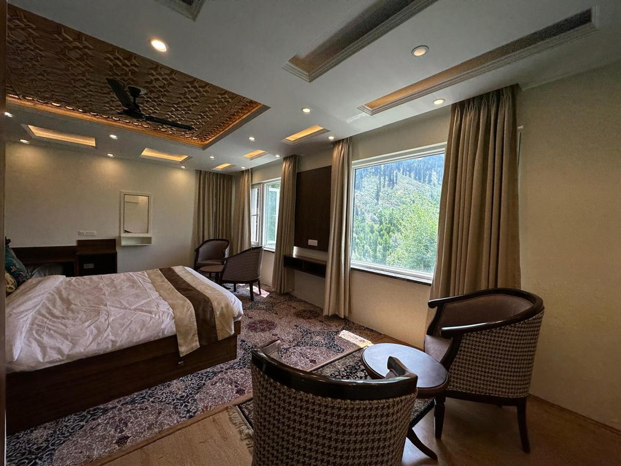 the riviera hotel pahalgam