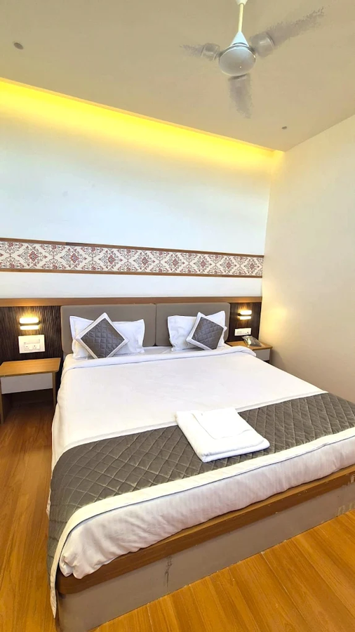hotel antilia inn badami