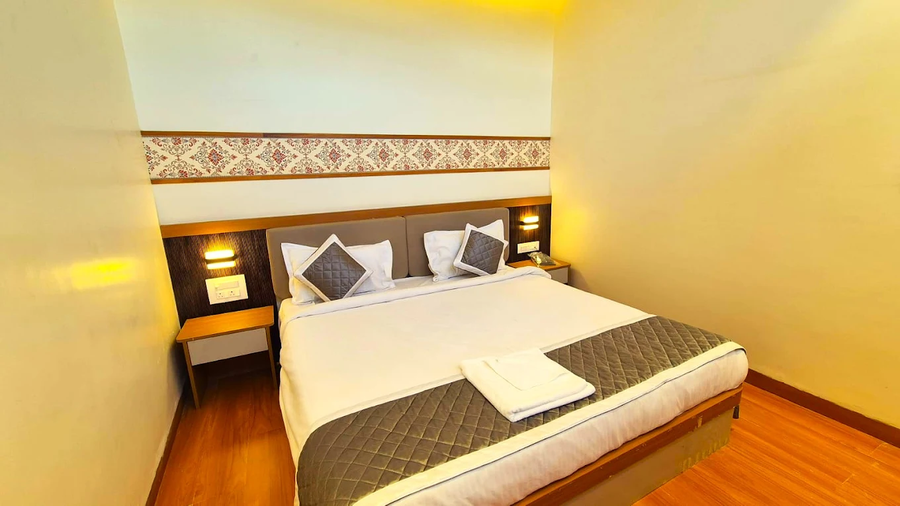 hotel antilia inn badami