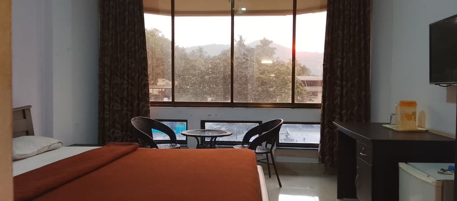 hotel ratnesh premium