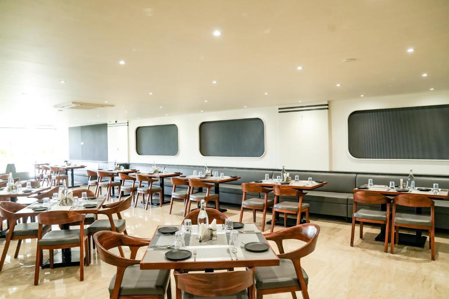 mastiff hotel crystara jalgaon