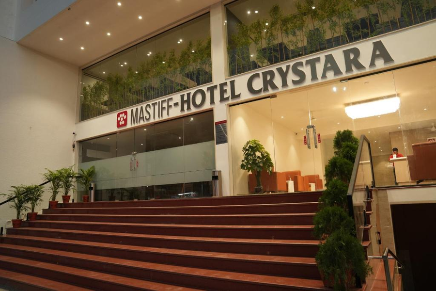 mastiff hotel crystara jalgaon