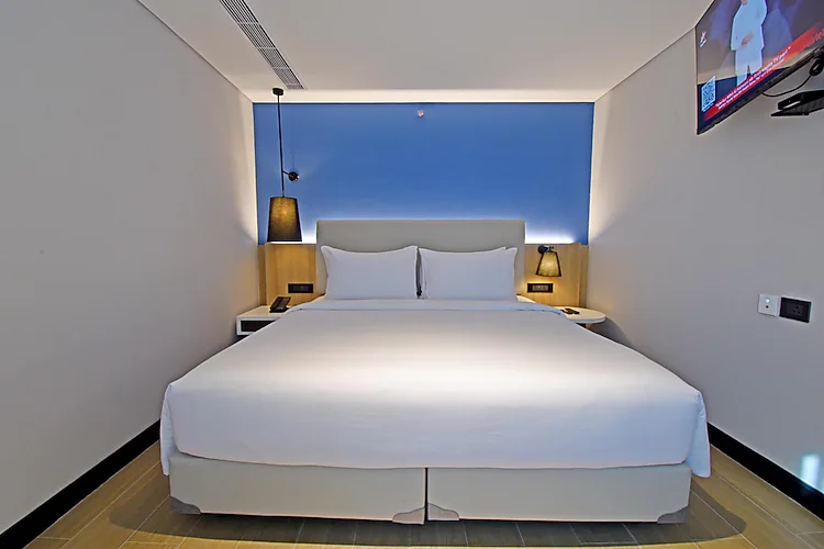 hotel sands point