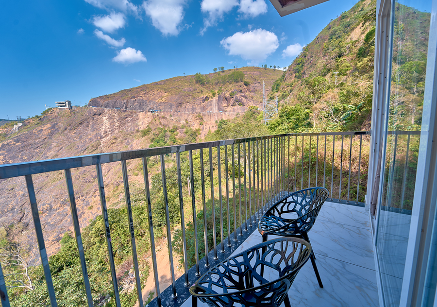 hill breeze resort by voye homes