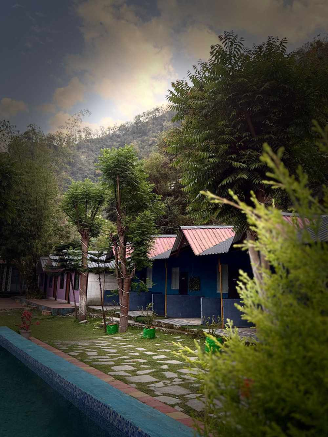 hills queen resort and camping