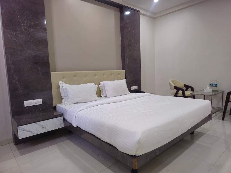 hotel king raama