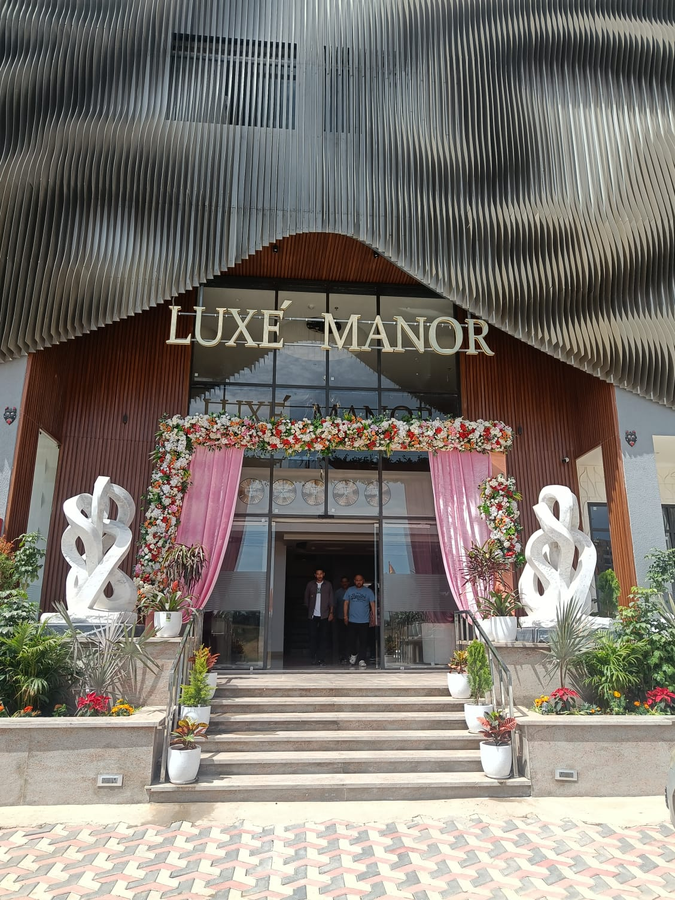 hotel luxe manor