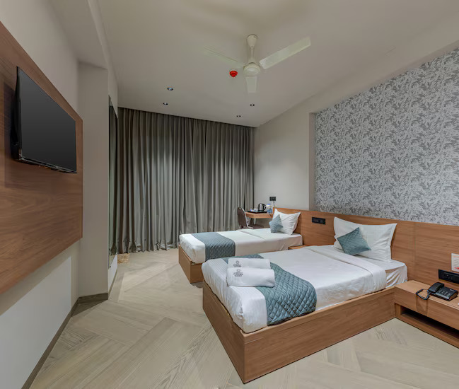 hotel anand regency riverfront dhule