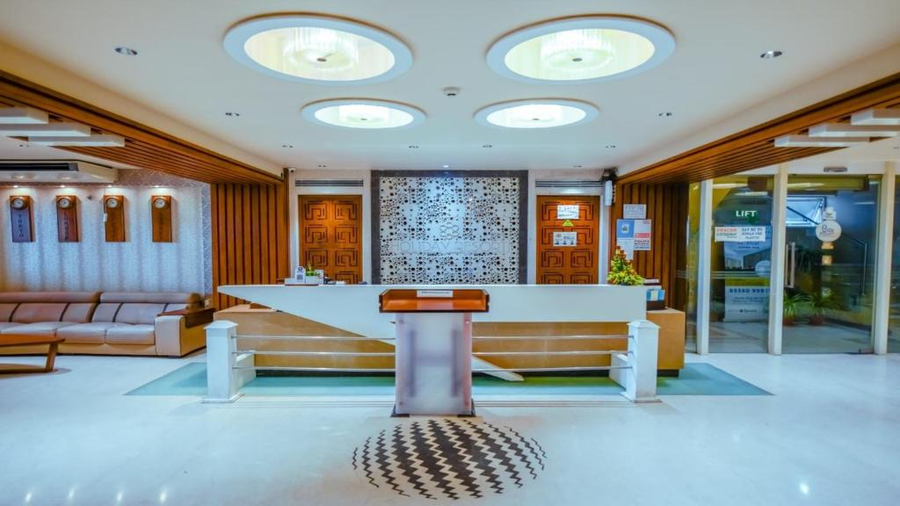 Hotel Holiday Resort,Chakra Tirtha Road,3 star