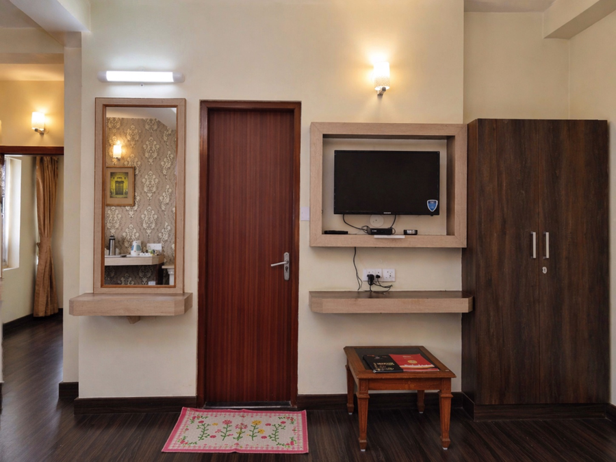 hotel himland east lift and ample parking