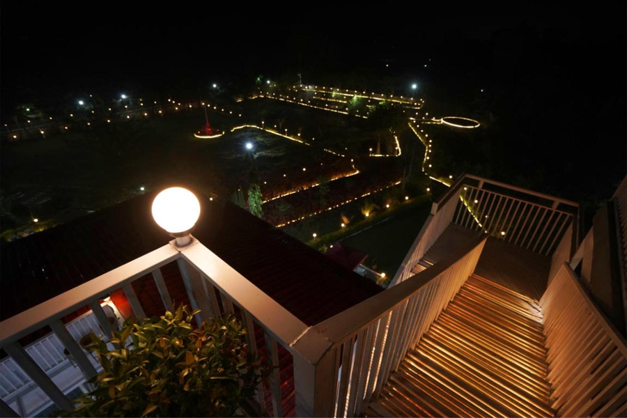the golden view farm and resort