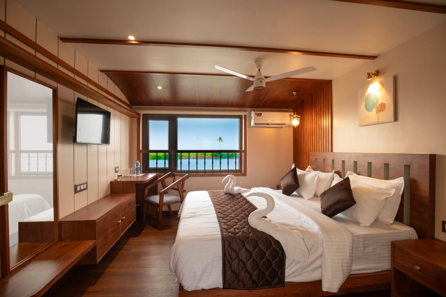 riverine kadavil houseboat