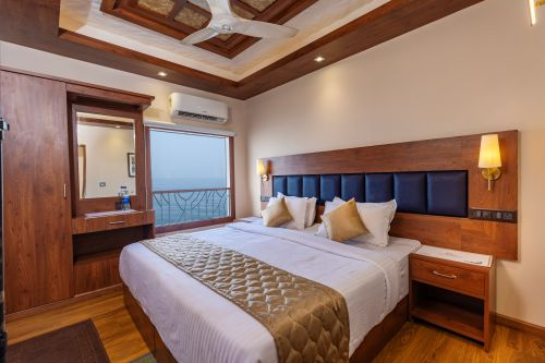 riverine kadavil houseboat