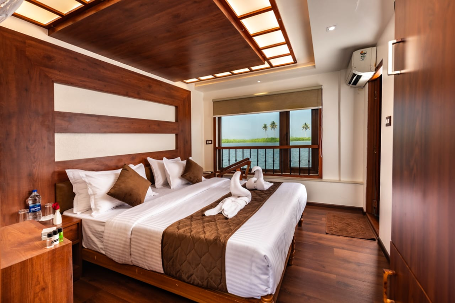 riverine kadavil houseboat