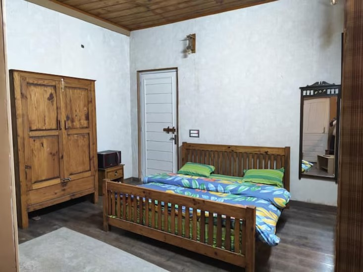 the celebre a little castle homestay kanatal