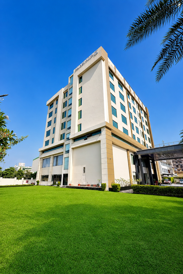 golden tulip jaipur kukas