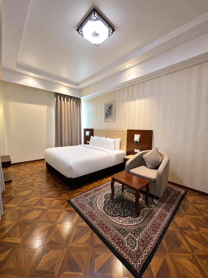 golden tulip jaipur kukas