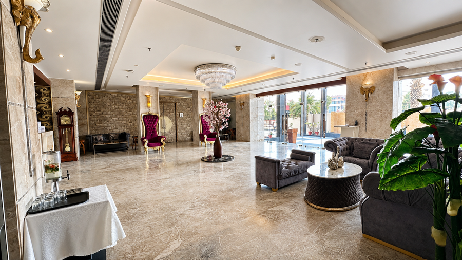 golden tulip jaipur kukas