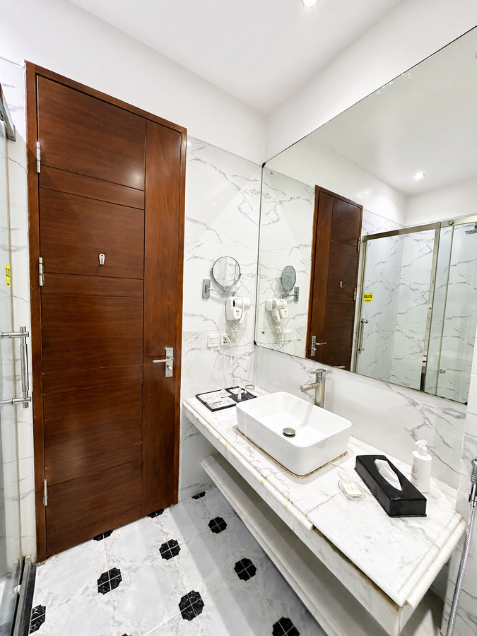 golden tulip jaipur kukas