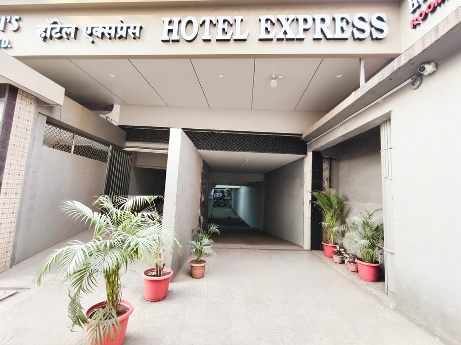 hotel express airoli