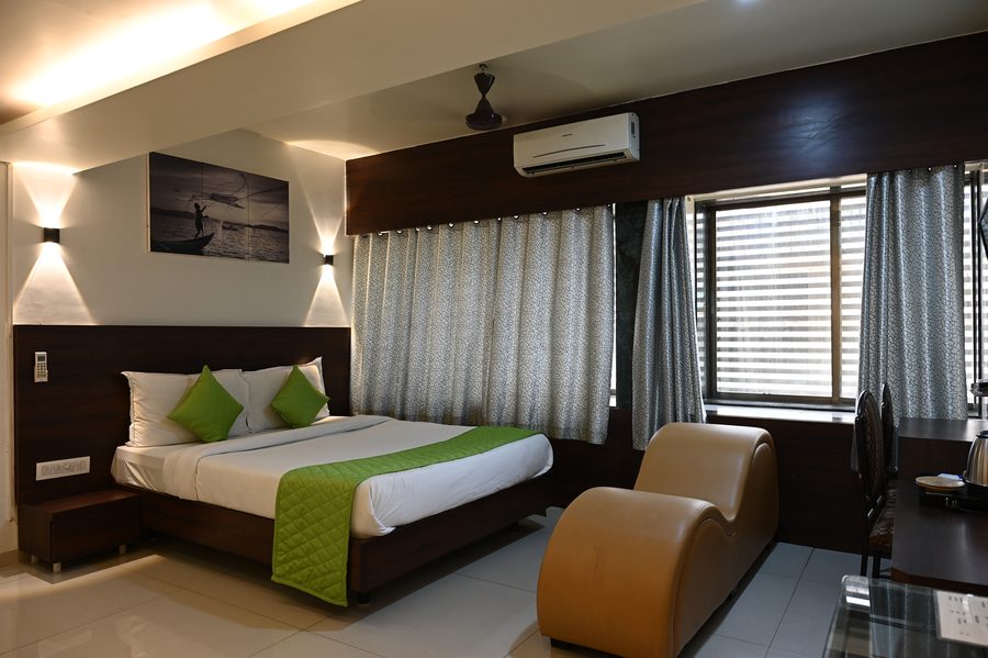 hotel express airoli