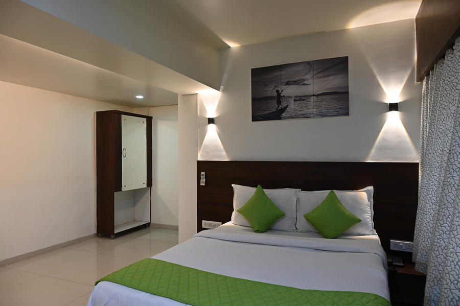 hotel express airoli