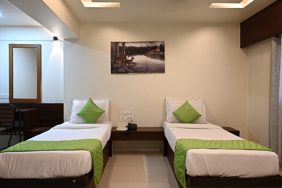 hotel express airoli