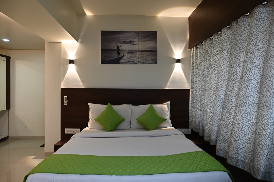 hotel express airoli