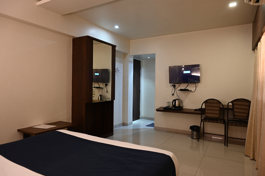 hotel express airoli